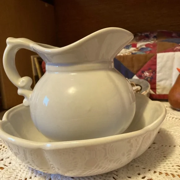 Bowl & Pitcher Set/2, 5.5” T x 8” W, w/floral pattern - Picture 3 of 15